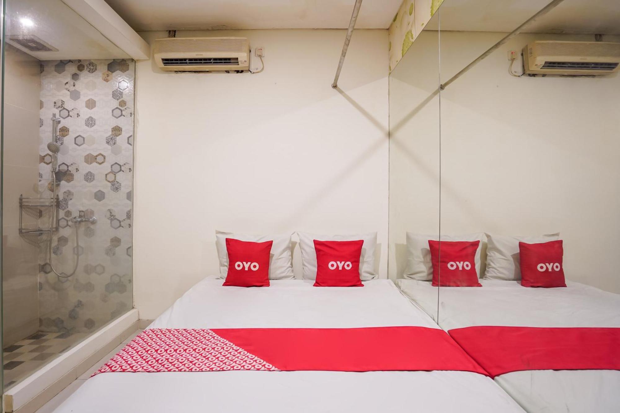 Super Oyo Capital O 92633 Spring Hotel Gubeng สุราบายา ภายนอก รูปภาพ